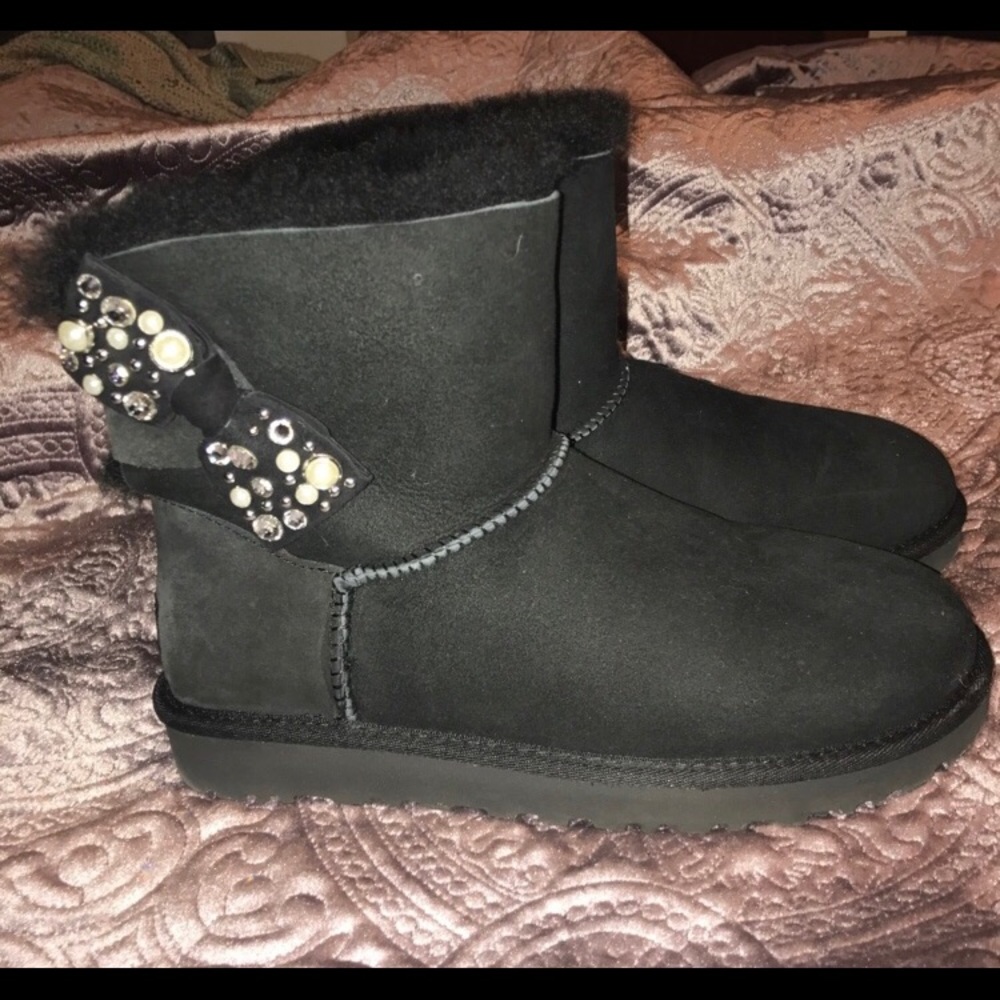 Brand new black uggs